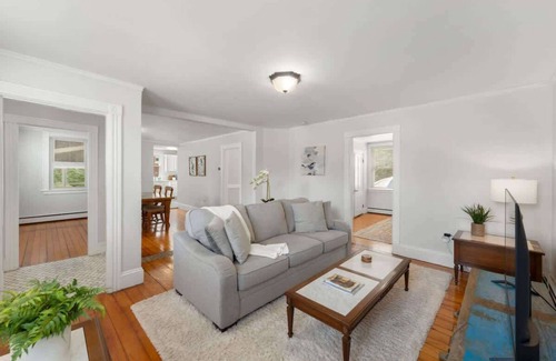 Barrington House | Walkable 4BR in Barrington – Near Beach & Bike Path
