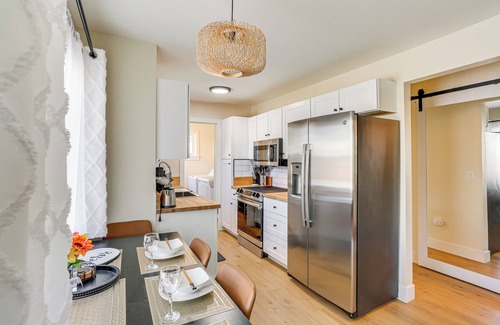 Redding House | Walkable & Bright Bungalow in Dtwn Redding!
