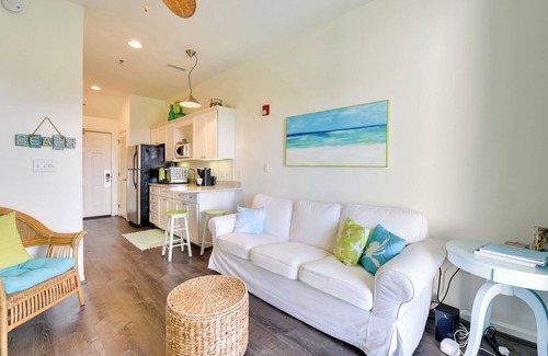 Seacrest Beach Apartment | Walkable Condo w/Pool Btwn Rosemary & Alys Beach!