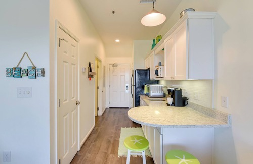 Seacrest Beach Apartment | Walkable Condo w/Pool Btwn Rosemary & Alys Beach!