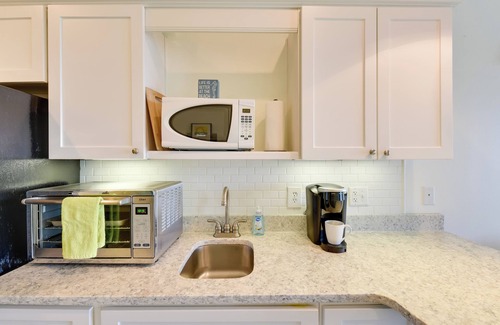 Seacrest Beach Apartment | Walkable Condo w/Pool Btwn Rosemary & Alys Beach!