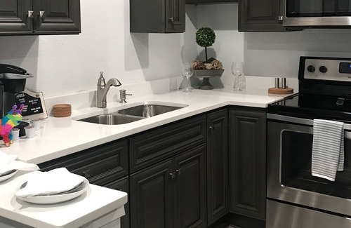 Arsenal Apartment | Walkable Downtown Fun! Near Riverwalk, King William, Bluestar & La Villita
