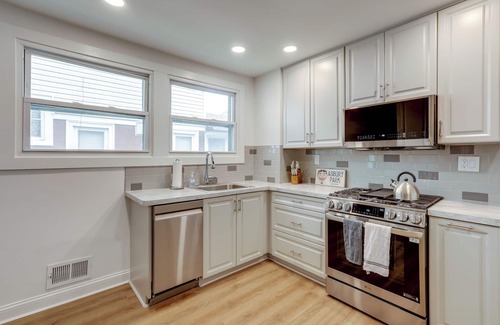 Asbury Park House | Walkable Gem 1 Mi to Beach & Asbury Park Boardwalk