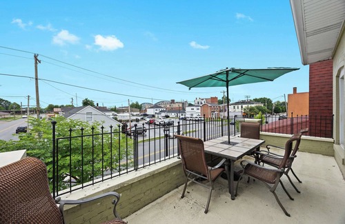 Jeffersonville House | Walkable Historic District 1 Mi to Downtown Lou!