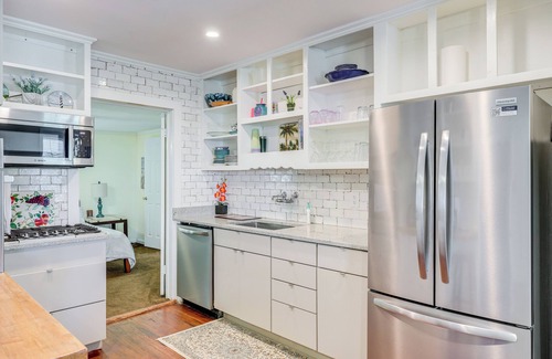 St. Marys House | Walkable Home w/Porch in Dtwn St Marys!