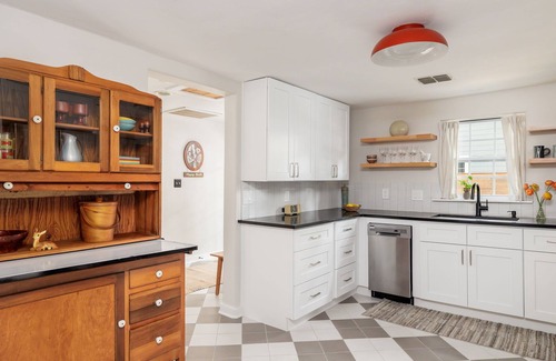 Govalle House | Walkable, Prime E. Austin Location - Casa Cherico