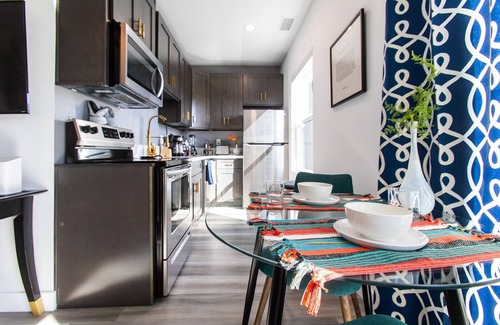 Mission Valley Apartment | Walkable - Restaurants - Large Patio - A/C