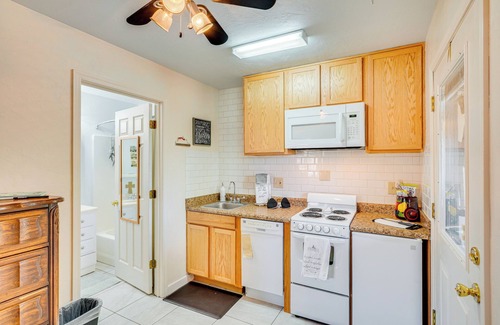 Casas Adobes Apartment | Walkable Studio w/Patio in Tucson!