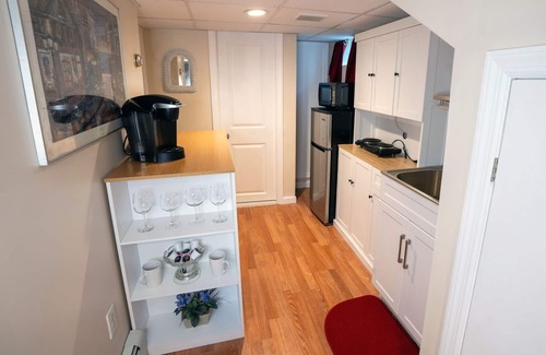 Seaford House | Walkable to all in Downtown Seaford! Clean 1 bed basement unit
