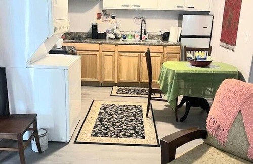 Tallahassee Apartment | Walkable to FAMU and FSU. 5 Star Location