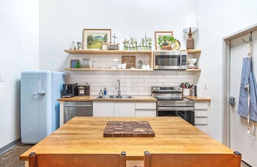 Old Fourth Ward Apartment | Walker's Paradise + Espresso Machine + King Bed