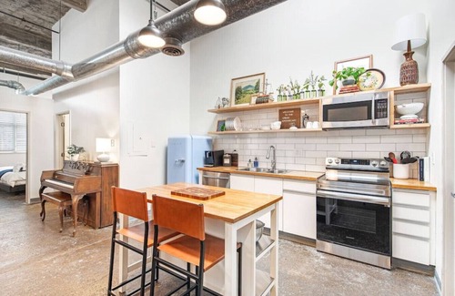 Old Fourth Ward Apartment | Walker's Paradise + Espresso Machine + King Bed