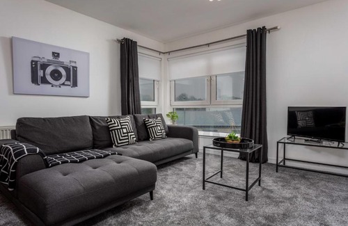 Kilmarnock Apartment | Walker Suite No73 - Donnini Apartments