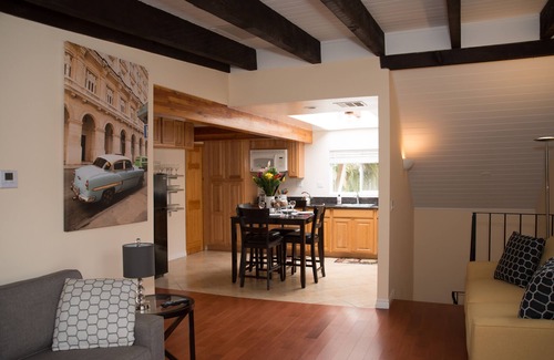 North of Montana Apartment | WALKING DISTANCE FROM FIVE STAR RESTURANTS!