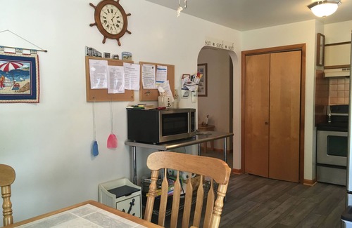 Chincoteague House | Walking distance of town!