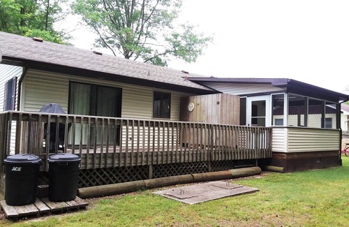 Chincoteague House | Walking distance of town!