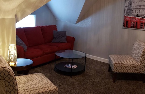 Windsor Park Apartment | Walking distance to Mass Ave.