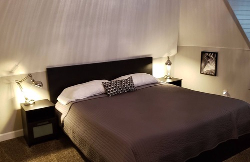 Windsor Park Apartment | Walking distance to Mass Ave.