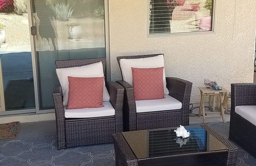 Anthem House | Walking distance to beautiful park ,Pickleball and Tennis courts.