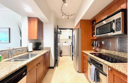 Stuart Condo | Walking Distance to Downtown Stuart | Sunrise to Sunsets Views!