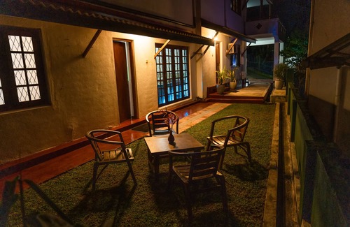 Galle House | Walking distance to Galle City, Fort and the beach. Unawatuna beach is 6km away.