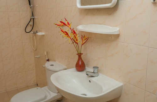 Galle House | Walking distance to Galle City, Fort and the beach. Unawatuna beach is 6km away.