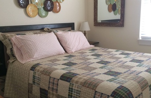 Golconda House | Walking Distance To Marina in Historic Golconda