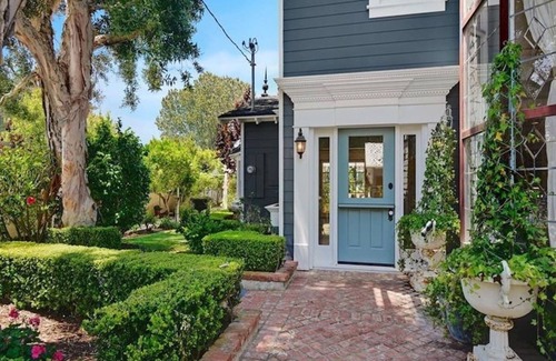 Cardiff-by-the-Sea House | WALKING DISTANCE TO SWAMI'S BEACH, BEAUTIFUL POOL, HUGE HOUSE!