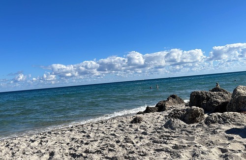 Boca Raton Condo | Walking distance to the ocean