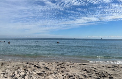 Boca Raton Condo | Walking distance to the ocean