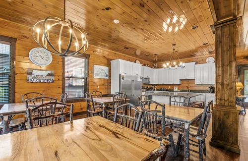 Gatlinburg Cabin | Walking Distance to Downtown Gatlinburg! Game/Theater Room, Hot Tub, Pool Access