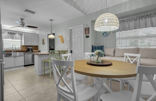 Bonita Springs Villa | Walking Distance to Sugarshack, Ice Cream & Coffee Heated Pool in Bonita Springs