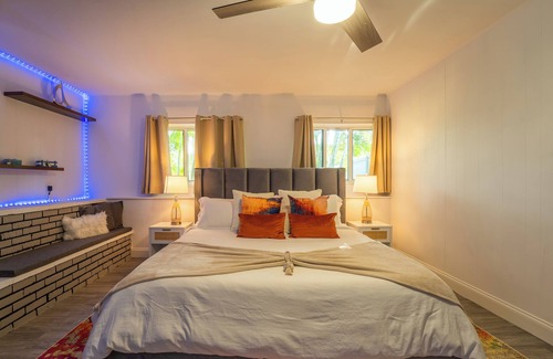Bel Air House | Walking Distance to Beachy Paradise l Pool