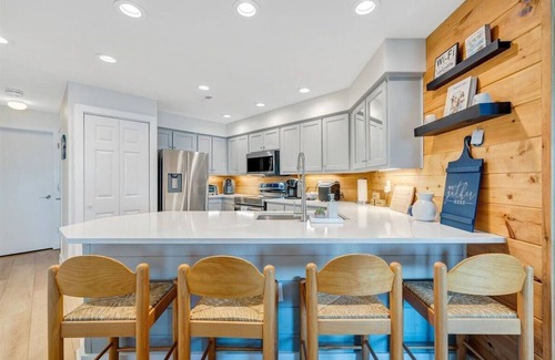 North Shore Condo | Walkout waterfront condo located in Bernard's Landing at Smith Mountain Lake!