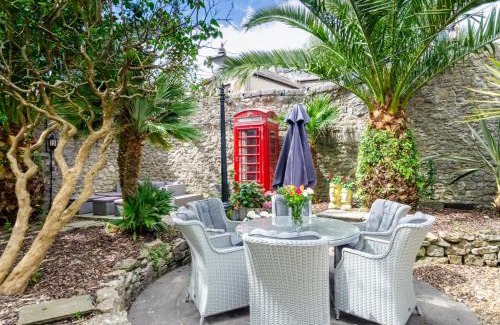 Tenby House | Wall Cottage Group