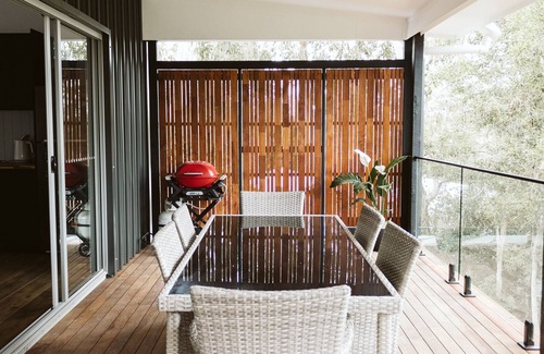 North Maleny Cottage | Wallaby 2 Bed, 1 Bath Cottage - Private Parkland Setting with Lake View