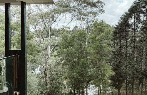 North Maleny House | Wallaby House - Family House in Private Parkland Setting with Lake View