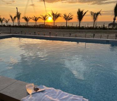 Punta Sal House | Wallac Bungalows Canoas de Punta Sal