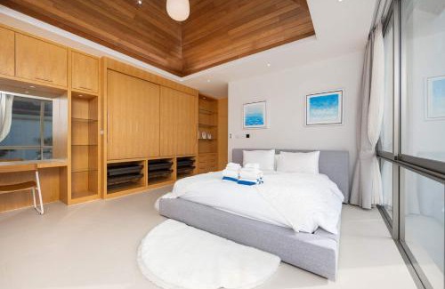 Si Sunthon Villa | Wallaya Pool Villa With 3 Bedrooms Near Laguna by TropicLook