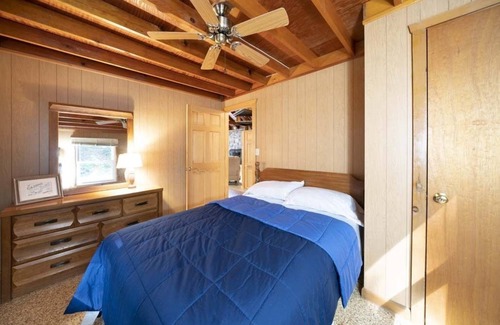 Greentown House | Wallenpaupack Cottage with Private Dock! Sleeps 6-8!