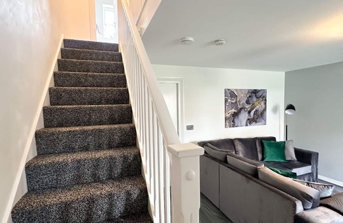 Stockton-on-Tees House | Wallis House by Blue Skies Stays