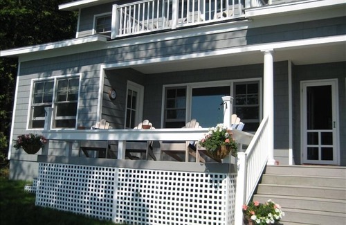 Petoskey Cottage | WALLOON SUNSETS! BEST WEST ARM LOCATION! KAYAKS & SUPS! SEE OUR REVIEWS!