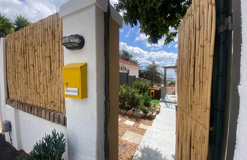 Cape Town City Centre House | Walmer Cottage - Cute & Pet friendly