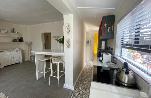 Cape Town City Centre House | Walmer Cottage - Cute & Pet friendly