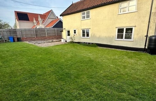 Framlingham House | Walnut Cottage, Framlingham