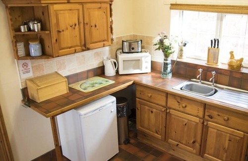 Burgh le Marsh Cottage | Walnut Cottage - The Chestnuts Holiday Cottages