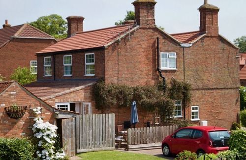 Burgh le Marsh Cottage | Walnut Cottage - The Chestnuts Holiday Cottages