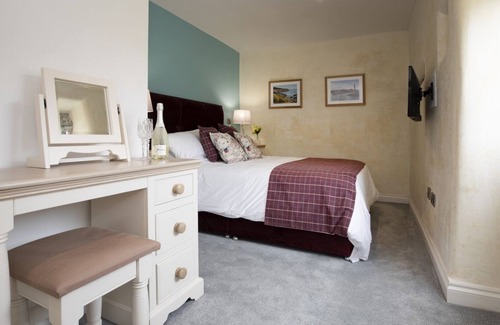 Scarborough Cottage | Walnut Cottage, Thirley Cotes Farm Cottages