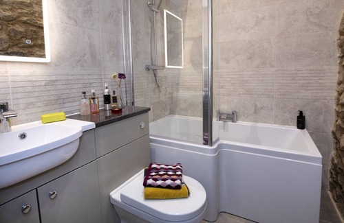 Scarborough Cottage | Walnut Cottage, Thirley Cotes Farm Cottages