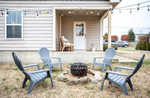 Spring Hill House | Walnut St, Charming, 3bed, 2bath